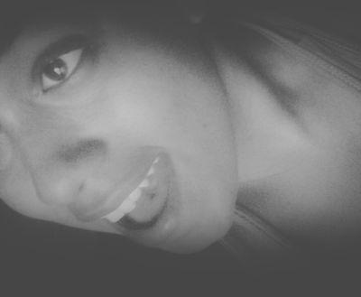 SantosKesiaA's profile picture. Carioca Da Gema .. Mas Nem Por isso Sei Sambar , E Não Curto Pagode ! Gosto De Um Bom Hip-Hop ! #RihannaNavy #TeamBreezy .. Novas Amizades?!? Comigo Mesmo :3