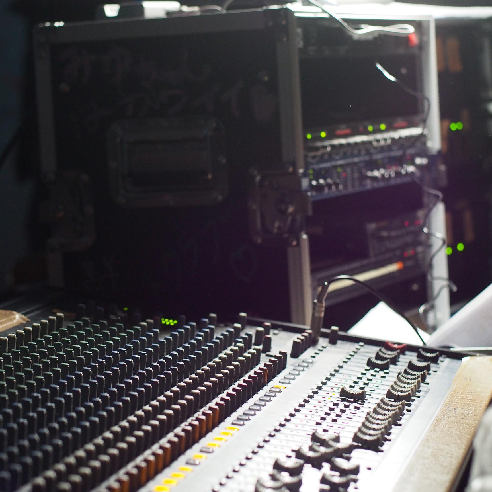 gufolk's profile picture. Instagram→https://t.co/qEtt7HtrkC 
note→https://t.co/0JP8ANcBxr 
岐阜大学と岐阜女子短大からなる軽音サークルです🎸
多様なジャンルの音楽やっています😎🤘
活動は練習と月に一度のライブ！！質問等あれば気軽に質問(DM)して下さい！！！