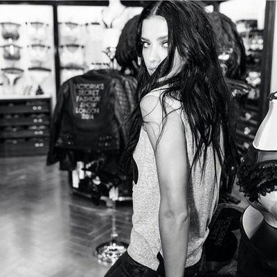 ✖️ brazilian model, actress, a spokesmodel for maybelline cosmetics, and an angel from victoria's secret ✖️ the clone of @AdrianaLima ✖️ [RP/FL] #westernfams.