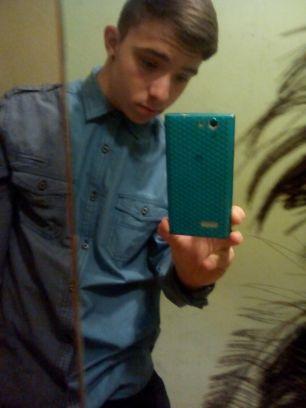 Twitter official de Joaquín Baños. Estudiante de ESO en el instituto I.E.S Los Molinos. Amante del deporte. Youtuber: XxPolloHDxX