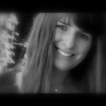 Traveller . Human Ideas Generator . Entrepreneur . Content Marketing Pro 
CONTACT: mateja@starkmat.si