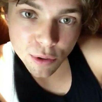 ashisassy's profile picture. ☆buy art◇                                                                              ○□not cocaine□○◇☆