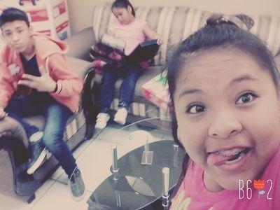 Me gusta jugar futbol,sigueme y te sigo:)