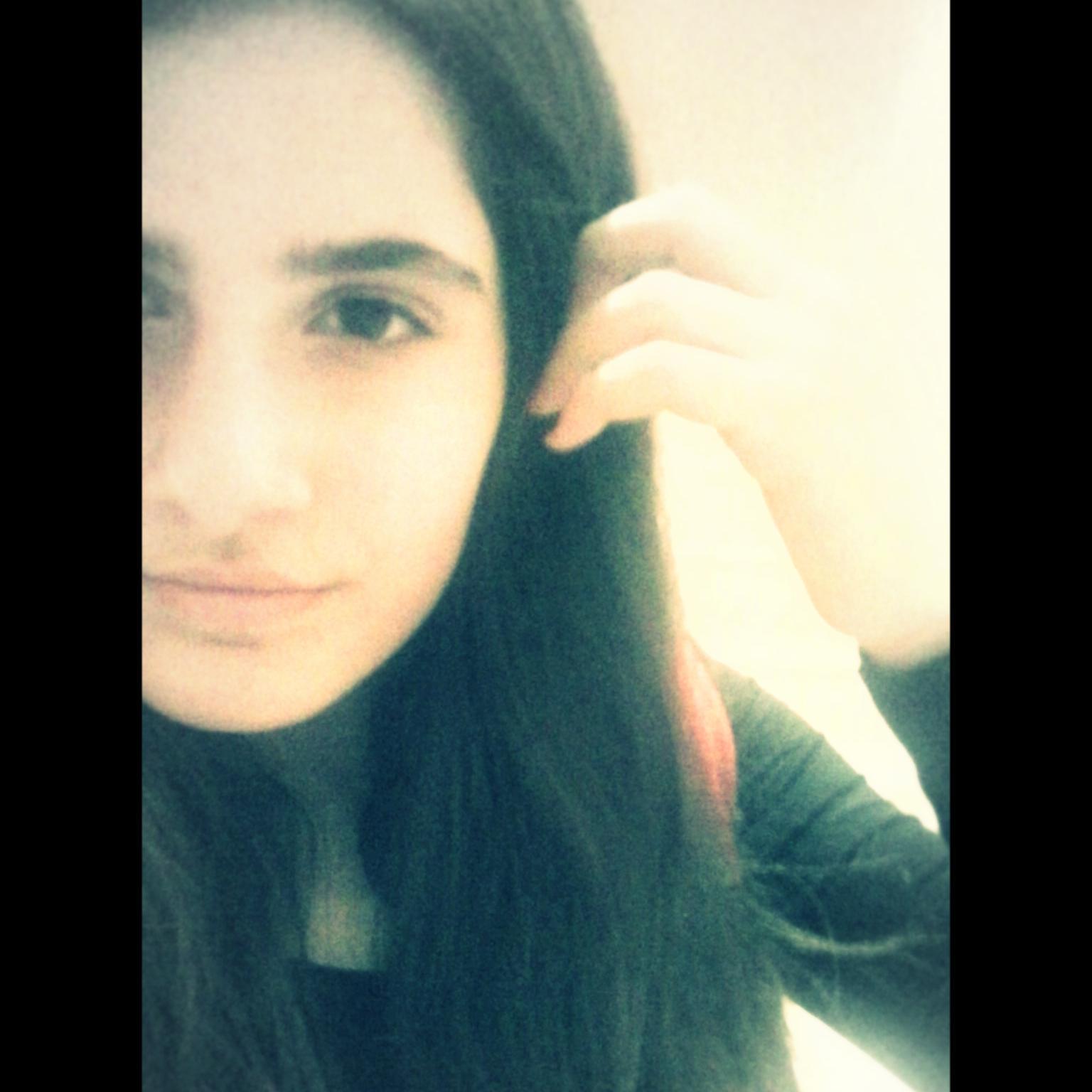 ✖Σοβαρότητα και Στύλ✖                             Never forget who you are....                      #BE YOURSELF