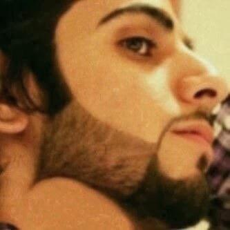 lآلحب هَو آن تشعَر آنك مسؤول عَن روحِ آخِرى تمكث دآخل قلبك قبلَ جسدكِ .