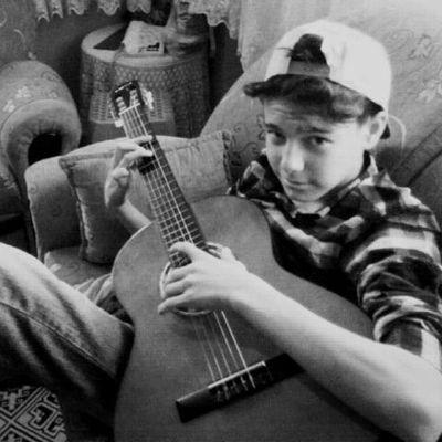 9a640affd26940a's profile picture. gitarist, müzisyen!!