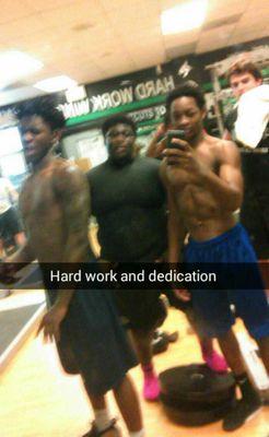 YoungRoyalty420's profile picture. 