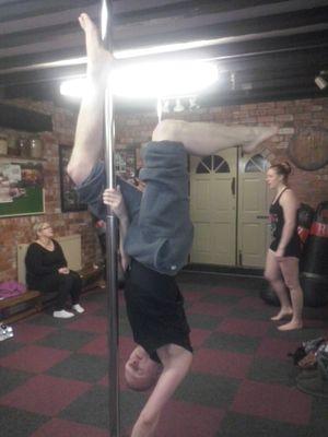 Sable_Crow's profile picture. Young male writer, singer and relentless self-improver