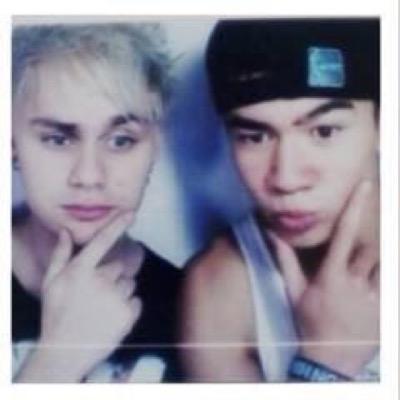 follow @goidenboycalum and rt the tweet in my pinned!