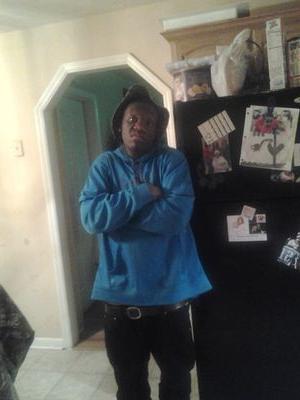 Im just a nigga out chea tryna get it dont really fuck with to many niggas i stay to myself that mean my circle small