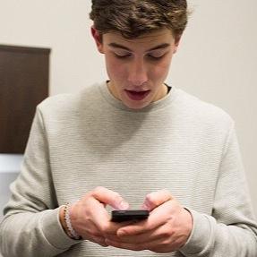 can you follow @pxnkedirwin please? xx ❤❤