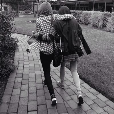 Dm or tweet a pic of you & your bff or squad and why you love them
