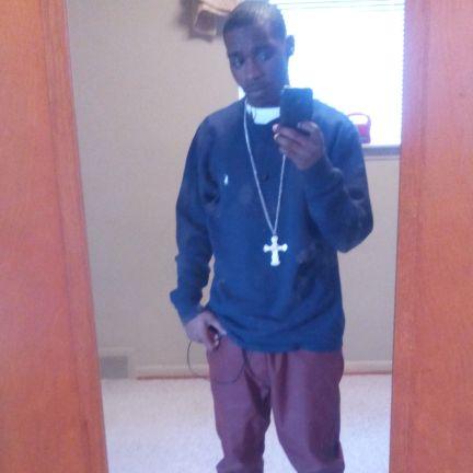 trevariohayes83's profile picture. 