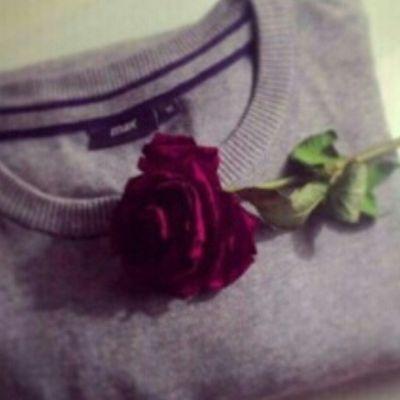 ‏لآ أفتن ب أحد ؛ ف مزاجي بالذكور معقد ..!