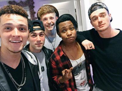 Creating names with your favorite @phasevmusic member
2 fangirls wanting to meet new friends & enjoy their music!