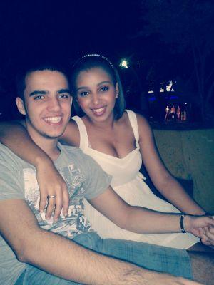 ee2a74dfa2cf449's profile picture. Jamais deixe que qlq pessoa acabe com sua felicidade.