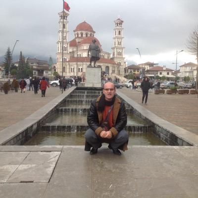 Lavorato presso IIC Tirane, Ambasadoret e Paqes