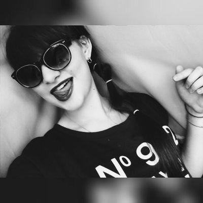 liza2434259's profile picture. 