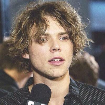 retweet the link for 5/4 dms!