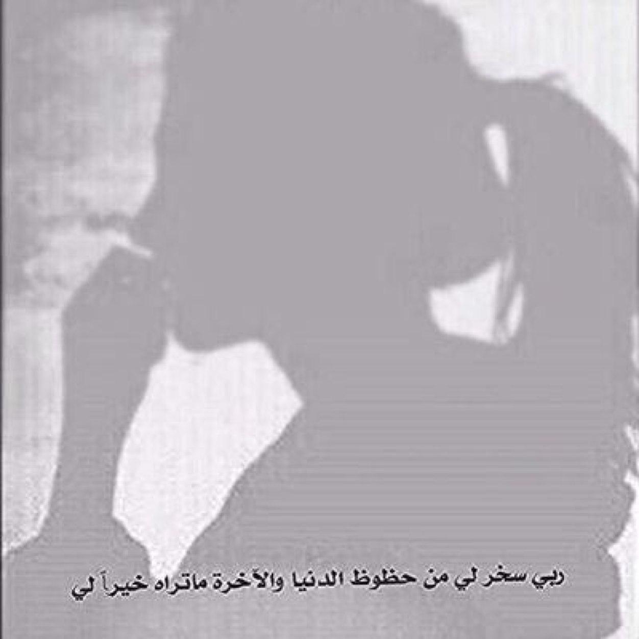 ،