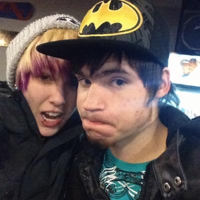 Names Nixxie im 15 years of age I love to read and write I also love bands and food and i cannot forget about batman i am also taken by Thomas