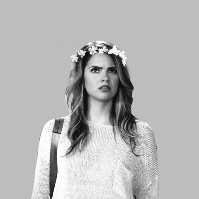 Who would've thought that Emma Swan had a sister? Yeah, me neither. Am I awkward? Pffft... No... Okay, yes. [RolePlay•OC•MC•Single•OnceUponATime]