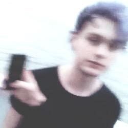 longwayhome1d's profile picture. follow @mukescastaway