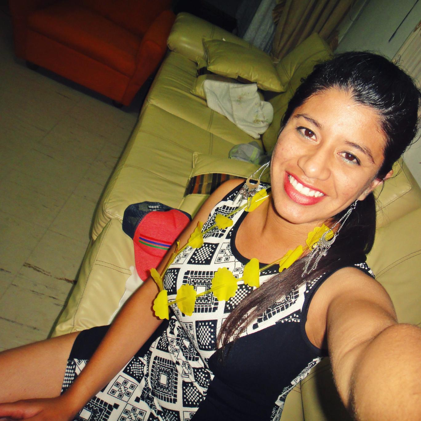 Siempre estoy con una sonrisa & voy por lo difícil :), estudio Fisioterapia ♥ amo el deporte, y tengo muchos sueños & metas por cumplir.