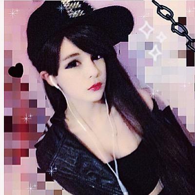 Opens profile photo