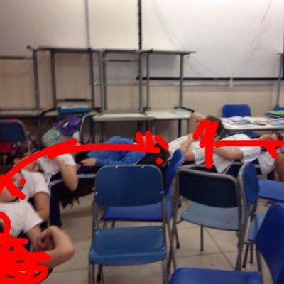 YES STRESS É O CARALHO. (perfil FAKE com fins humoristicos do melhor colegio do Brasil, obvio, atras do bernoulli)