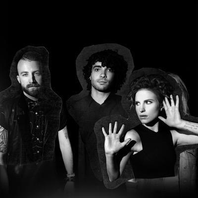 Download Paramore's new self-titled album on iTunes! http://t.co/cpsvsxgGLR ▌▌▌Follow us: @itstayloryall @schzimmydeanie @yelyahwilliams || Fan page
