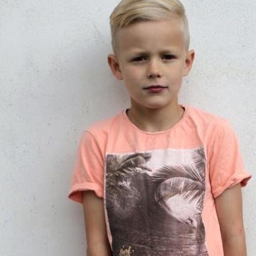 Oldest son of @DefiantFlame and the protective older brother of Lyla, Noah and Jace. [5/19/12] RP