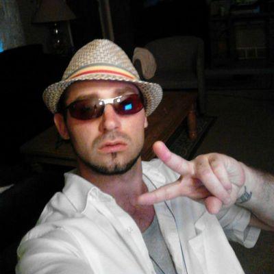 munchkill32's profile picture. ♊