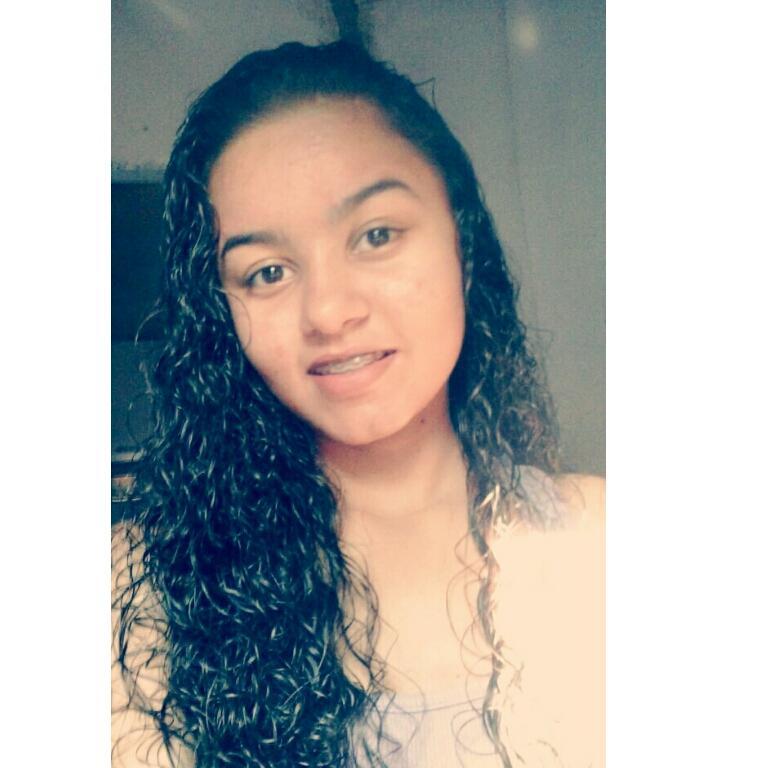 Filha De Deus, Pisciana,Supeer Tímida, Xataa, Linda, Louca,Estudante,Amiga, Cristã.. ^^ :)   FACEBOOK: cássia Hellen    INSTAGRAM:cassiahellen_ch