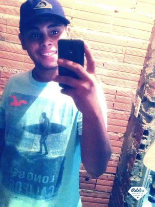 HenriqueSantto7's profile picture. Quem sou eu... Eu sei... Mas como cada um tem a sua opnião fica ao seu decreto...