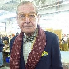 Chairman, Warwick Cricket Lovers Society. Call me Larry.