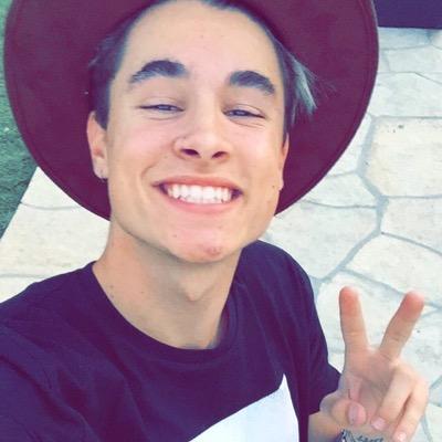 sophierosec_xox's profile picture. Other account; @bomoshehmoh | 14YearsOld