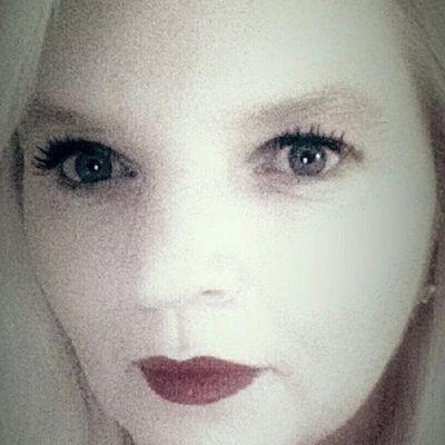 KellinaVilla's profile picture. 