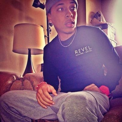 appreciation page for lightskin hotties that melt our hearts. #lightskinmen2015 for submission.