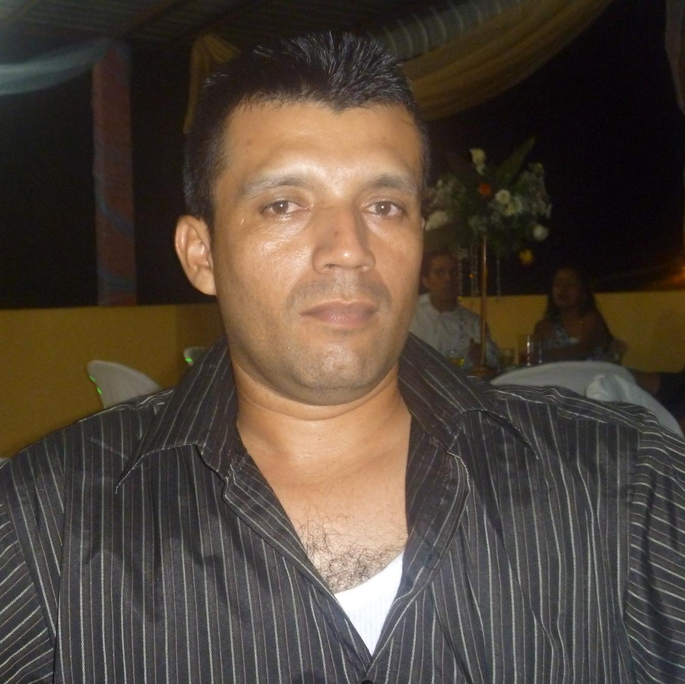 Gracias mi DIOS por 
tu infinita misericordia,
por tu amor incondicional,
porque gracias a ti soy lo que soy ......