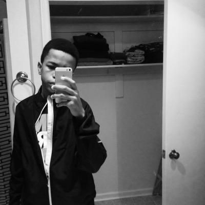 Follow my ig @Fam0us.jw