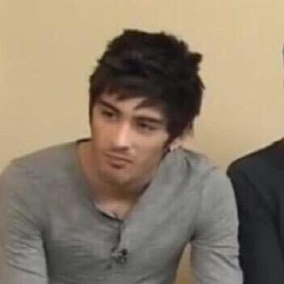 18+ Why have a thigh gap between your legs when you can have zayns dick. i love my #zaynscumisyumfam