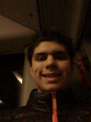 ik ben charell en voeg me toe ik heet op facebook Charell charlois rotterdam zuid