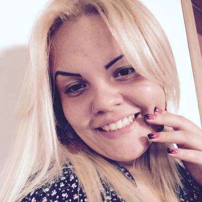 nem sempre o sorriso q eu trago é a vida q eu levo!