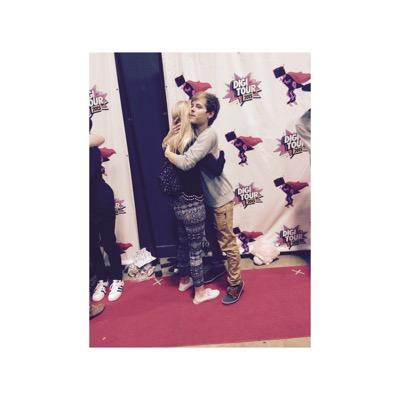 Hey this is my saved marakornicob account go follow @itsmaragarrett