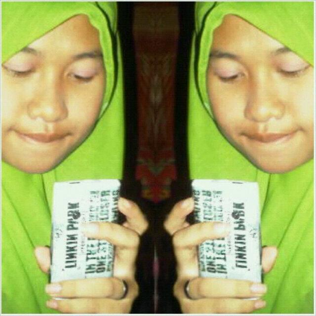 dewi_ale's profile picture. name gw dewi larasati. gw anak bungsu d keluarga gw. gw orgnya ckup simple ae.
oke sekian yaa .