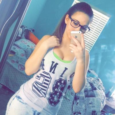 16
Nwhs 17 
snapchat : hannahwolff_7 
kik:hannahwolff7