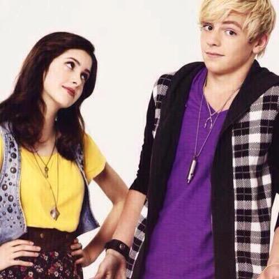 海外垢--Austin&Ally/R5/Ross Lynch/Laura Marano/Dove Cameron/5SOS/The Vamps/Guitarの練習頑張る✨