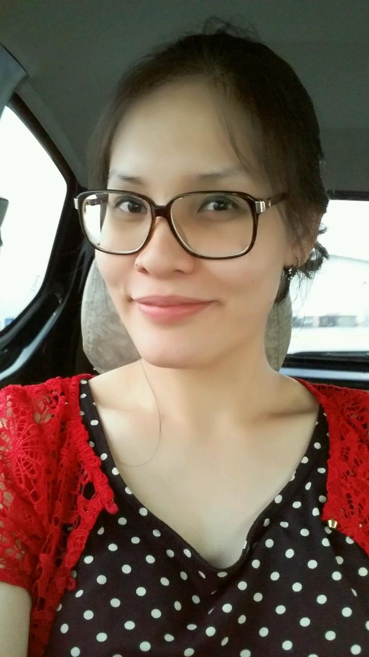 iam_dinaa's profile picture. 