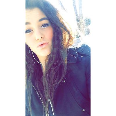 Portuguese,18, Volleyball & Soccer⚽️ Show no emotion. Feel no pain.